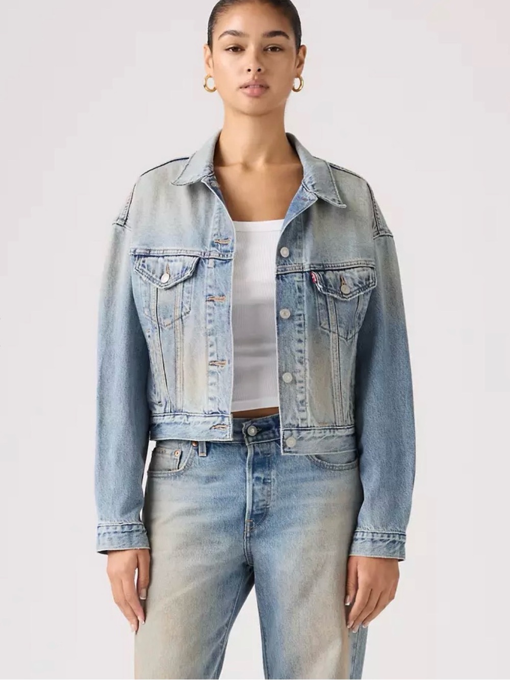 Levi's Women's Light Blue shrunken 90’s Denim Jacket